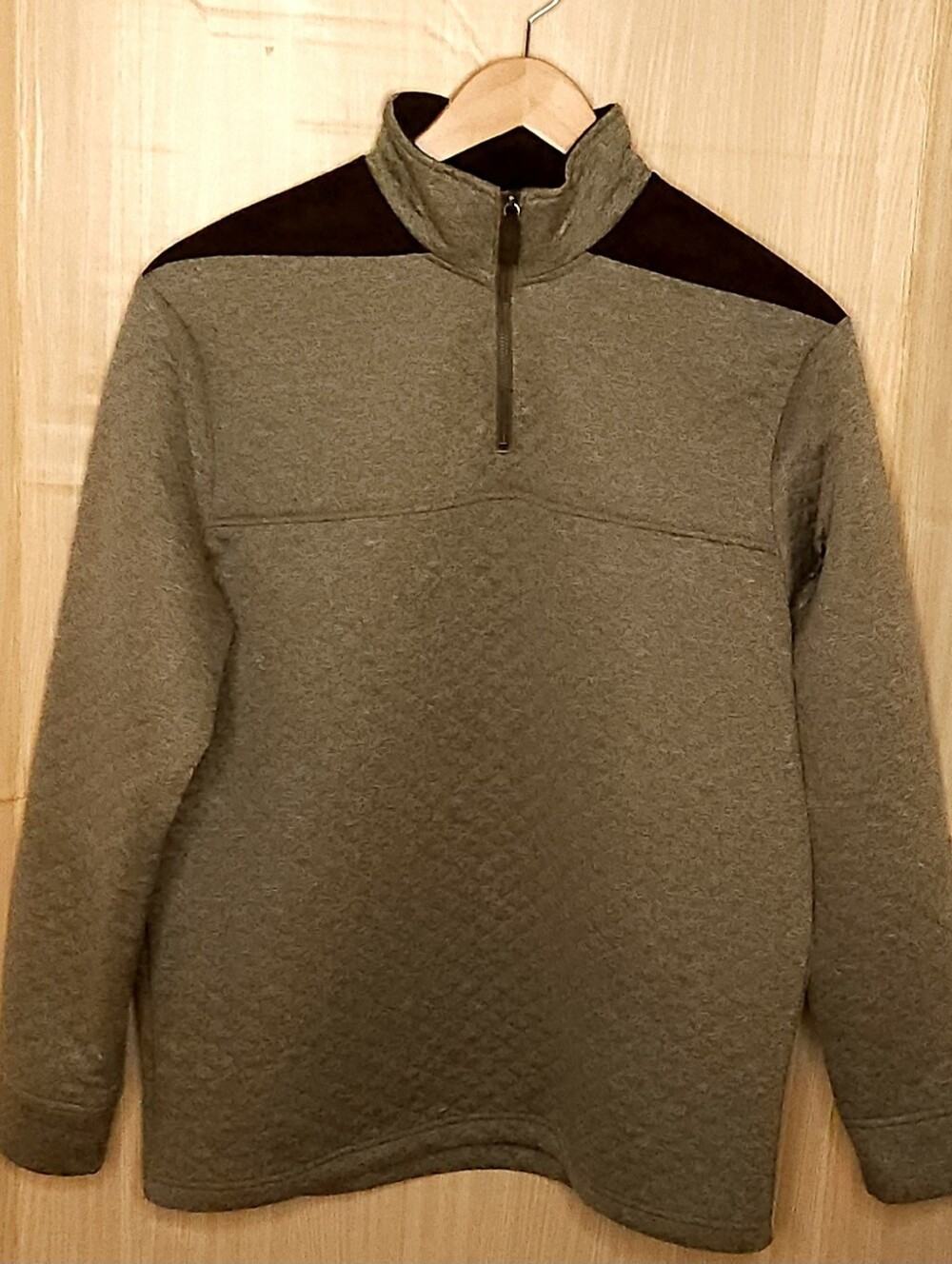 Cremieux men's brown quilted quarter zip pullover faux suede feel detail large